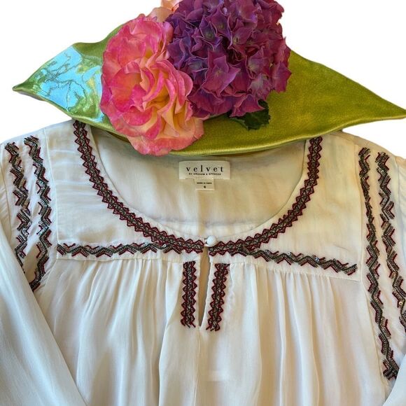 Velvet by Graham & Spencer Embroidered Long Sleeve Blouse EUC - Picture 3 of 10